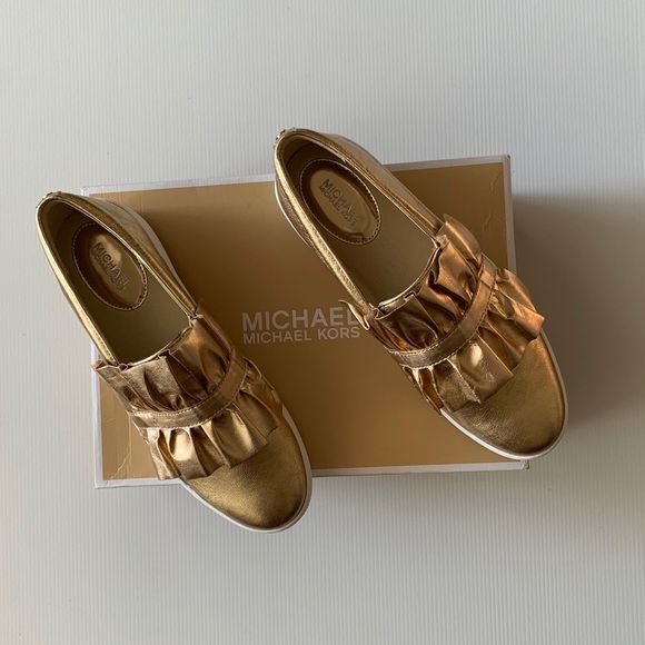 Michael Kors Shoes - Michael Kors Bella Leather Sneakers